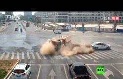 فيديو يحبس الأنفاس لحادث مروري في الصين