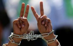 قرابة 100 أسير فلسطيني يواصلون الإضراب في السجون الإسرائيلية