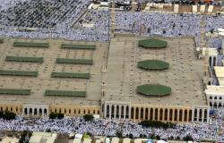 بعد "الفيزا السياحية"... السعودية تحسم الجدل حول دخول غير المسلمين مكة والمدينة