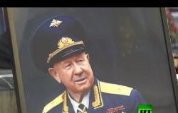 روسيا تودع أسطورة الفضاء الروسي أليكسي ليونوف إلى مثواه الأخير