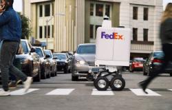 فيديكس تكشف عن روبوت تسليم الطرود Roxo في الإمارات