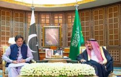 الملك سلمان يبحث مع رئيس وزراء باكستان مستجدات الأوضاع الإقليمية