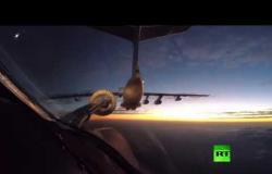تو-160 الروسية تتزود بالوقود في الجو أثناء رحلة إلى جنوب إفريقيا