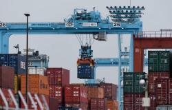 صادرات اليابان تسجل أكبر هبوط شهري في 3 سنوات