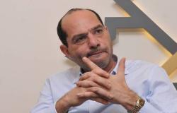 وزير يكشف حجم المسحوبات الدولارية من بنوك لبنان منذ سبتمبر