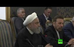 شاهد.. الرئيس الإيراني روحاني يستقبل الوفد الياباني برئاسة رئيس الوزراء شينزو آبي