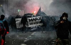 الإضرابات تتواصل في فرنسا لليوم الثاني احتجاجاً على إصلاحات التقاعد