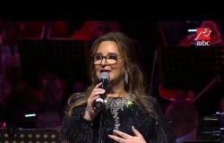عزيزة جلال تكشف "سرًا" لجمهورها عن أغنية "مستنياك"