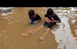 مقتل أكثر من 20 شخصا وإجلاء ألوف جراء الفيضانات في جاكارتا