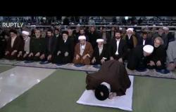 روحاني يغادر قبل أن ينهي المرشد الصلاة "فيديو"