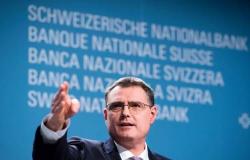 رئيس البنك المركزي السويسري ينفي التلاعب في سعر العملة