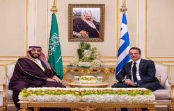 ولي العهد السعودي يبحث أوضاع المنطقة مع رئيس وزراء اليونان