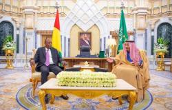 الملك سلمان يبحث مع رئيس غينيا تعزيز التعاون بين البلدين