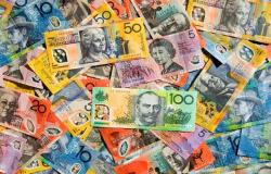 الدولار الأسترالي يتعافى من أدنى مستوى في 11 عاماً