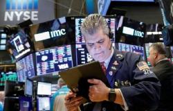 الأسهم الأمريكية تتراجع بالمستهل مع استبعاد خفض الفائدة