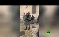 إطلاق النار على شاب فلسطيني بذريعة طعن عند باب الأسباط في القدس