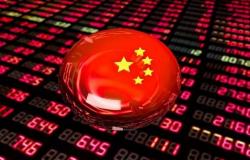 الأسهم الصينية تتراجع 3% بالختام مع خسائر الأسواق العالمية