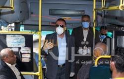 محافظ الإسكندرية يستقبل عددًا من وسائل النقل وينصح المواطنين بارتداء الكمامات