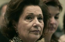 علاء مبارك يرد على شائعة وفاة والدته سوزان