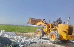 إزالة 11 حالة تعدٍ بالبناء على الأراضي الزراعية وأملاك الدولة بالمنيا