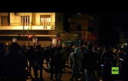 المئات يتظاهرون وسط بيروت احتجاجا على السياسات المصرفية