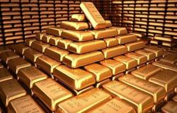 السعر الفوري للذهب يتراجع 9 دولارات مع تحسن معنويات المخاطرة