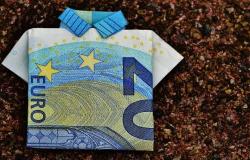 المركزي الأوروبي يتوقع انكماش الاقتصاد وتباطؤ التضخم في منطقة اليورو