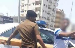 شرطة منطقة مكة المكرمة: الجهات الأمنية تقبض على مقيم من جنسية عربية جنوب محافظة جدة تورَّط في سرقة مركبة