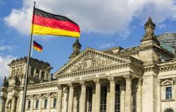 ألمانيا: الإصابات المؤكدة بكورونا ترتفع 258 لتصل إلى 165674