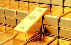 الذهب ينخفض عن ذروة  الـ8 سنوات في ظل ارتفاع الإصابات بكورونا
