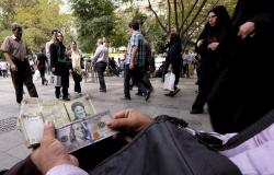 الريال الإيراني يواصل هبوطه ويسجل انهياراً قياسياً جديداً