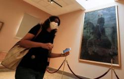 مصر تسجل 1025 إصابة جديدة بفيروس كورونا و75 وفاة