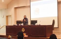 مديرة شؤون الموظفين في شرطة الرياض تقدم محاضرة "التعايش والعودة بحذر"