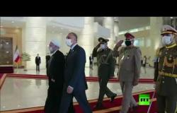 شاهد كيف يستقبل روحاني رئيس الوزراء العراقي في طهران