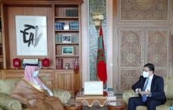 وزير الخارجية يعقد جلسة مباحثات مع نظيره المغربي بالرباط