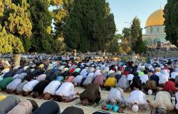 آلاف المصلين يؤدون صلاة عيد الأضحى في الأقصى