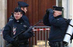 مسلح يحتجز رهائن داخل أحد البنوك بـ "لوهافر الفرنسية "
