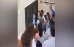 ممرضة من دمشق تصرخ: "يا عالم بيناتكن مصابين" .. بالفيديو