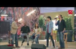 محمود العسيلي يغني مش زي الأفلام بمشاركة فرقة شوارعنا