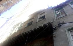 إصابة سيدة في انهيار سقف عقار قديم في الإسكندرية