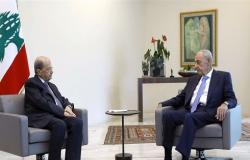 عون وبري يتفقان على بدء الاستشارات النيابية لتسمية رئيس للحكومة اللبنانية الاثنين المقبل