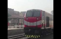 النقل تستعرض القطارات الجديدة أثناء التشغيل اليومي بالإسكندرية