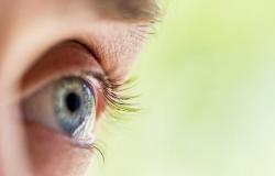 بعد 10 سنوات تجارب.. زراعة "عين إلكترونية" في جسم بشري