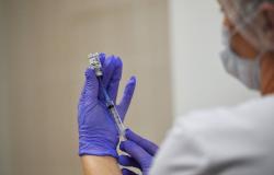 الصحة الروسية تصرّح باختبار لقاح آخر ضد فيروس كورونا