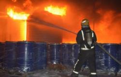 شاهد.. "مدني الرياض" يخمد حريقاً بأحد مصانع الصناعية الثانية ونسبة السيطرة 90 %