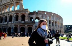 إيطاليا تفرض حظر تجول عام بالمناطق التي ترتفع فيها معدلات الإصابة بكورونا