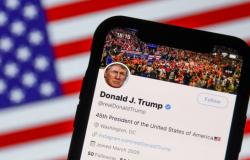 "تويتر" تُزيل لقب "الرئيس الأمريكي" من حساب دونالد ترامب