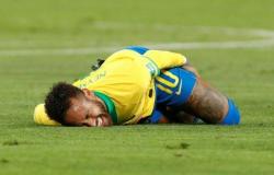 الطاقم الطبي أصدر قراره.. رحيل "نيمار" عن المنتخب البرازيلي