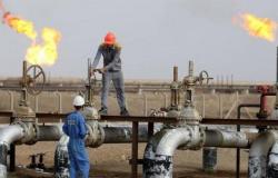 النفط ينخفض رغم تراجع المخزونات الأمريكية