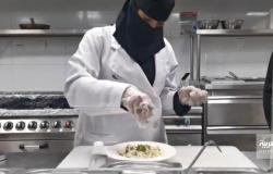 شاهد.. قصة زوجين سعوديين يعملان في مطعمهما بجازان